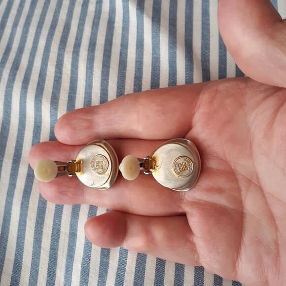 Vintage Givenchy 1980s Signed Clip On Earrings Gold Tone - Picture 3 of 4